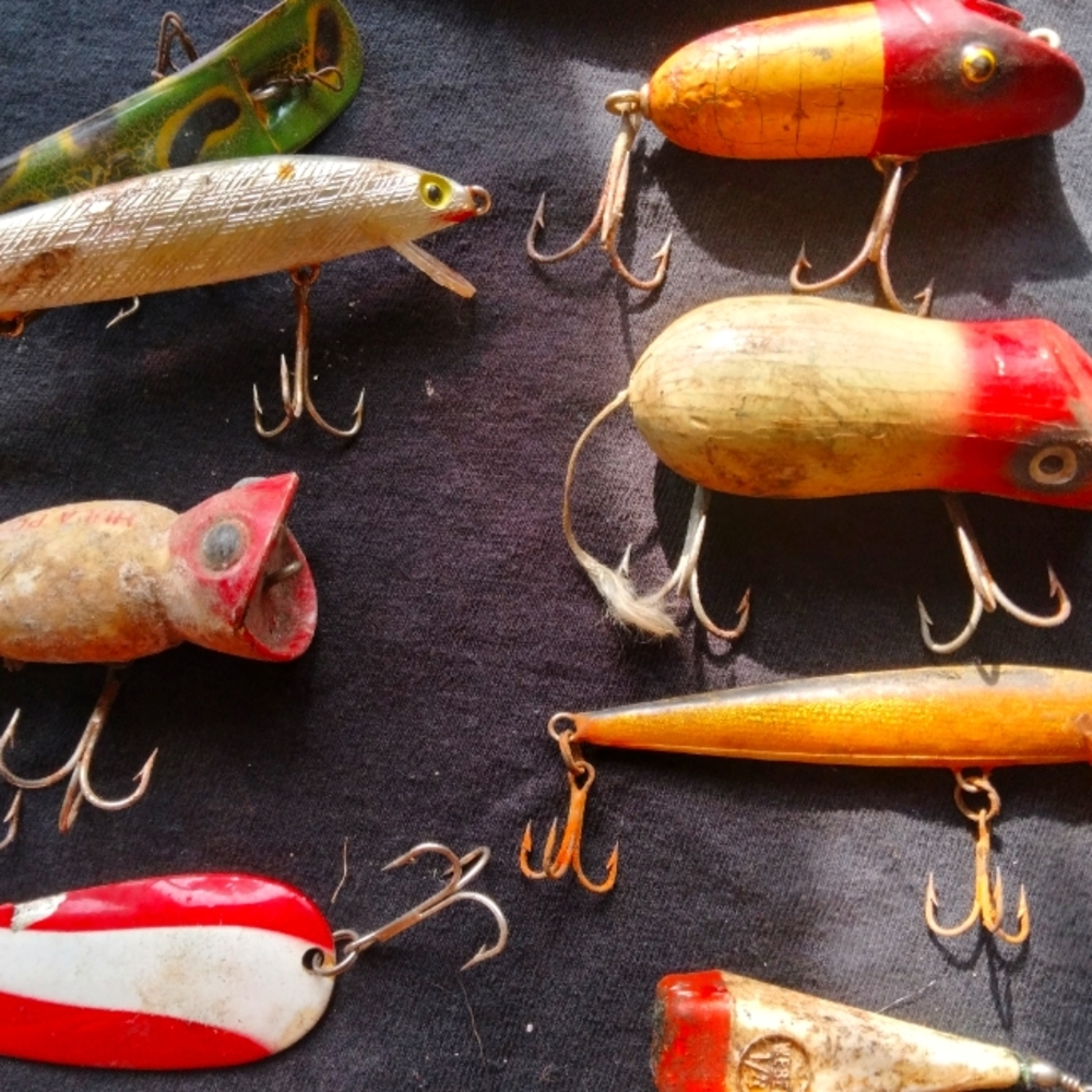 CONTENTS OF GRANDPAS TACKEL BOX